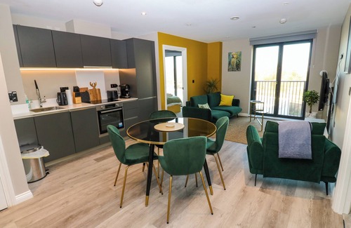 Holbeck Cabaña | Emerald Retreat