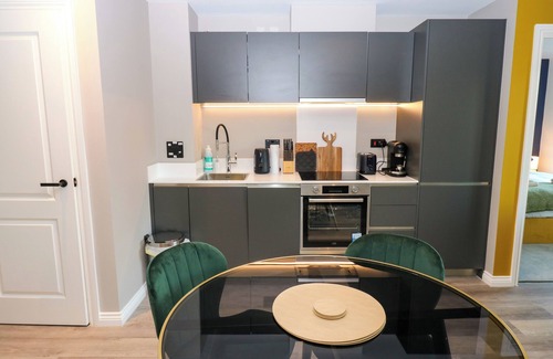 Holbeck Cabaña | Emerald Retreat