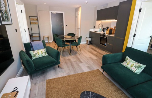 Holbeck Cabaña | Emerald Retreat