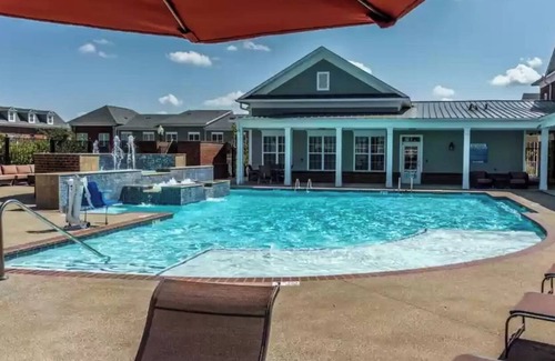 Collierville Apartamento | Emma-Blue - 2 Bedrooms, 2 Bath, Garage and Pool