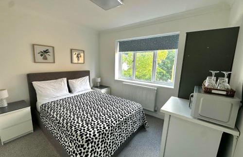 Walworth Casa | Emmanuel Ensuite Room