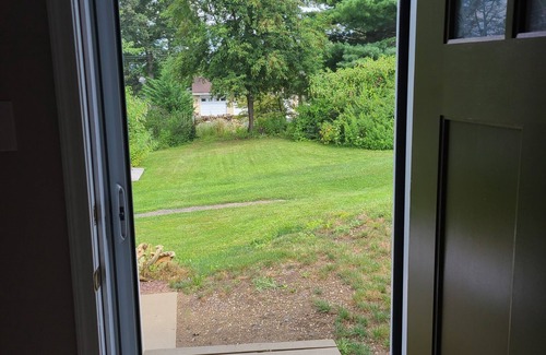 Emmaus Apartamento | Emmaus contemporary private entrance guest room