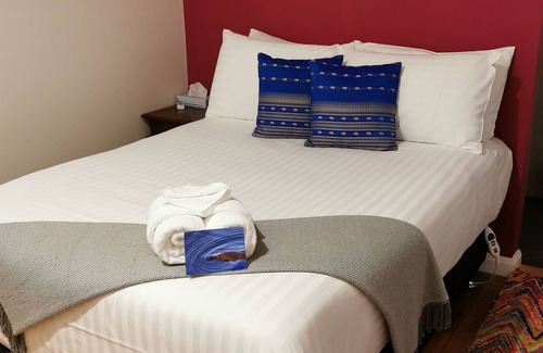 Deloraine Hotel | Empire Hotel Deloraine