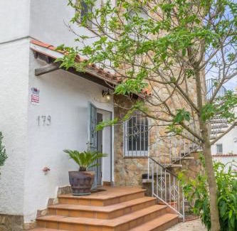 Empuriabrava Casa | Empurialola -Encantadora Casa con jardin cerca del centro -142