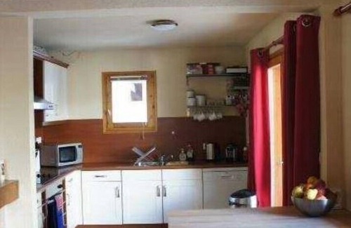 Oz Chalet De Esquí | En Piste Ski a / desde la puerta principal, chalet de 7 camas, 5 minutos a tiendas / restaurantes