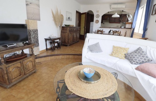 El Mas Isaac Casa | EnBonaMà: alquiler de casa de vacaciones con piscina privada y bonitas vistas