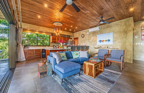 Hatillo Villa | Encantada- Villa nueva, verdaderamente espectacular con vistas a la montaña y al mar