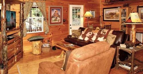 Newport Casa | Enchanted Cottage - 1 Bedrooms, 1 Baths, Sleeps 2 cabin