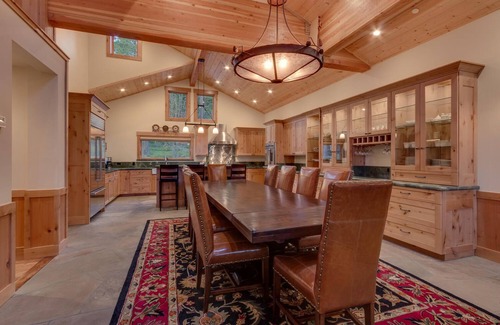 Ridgewood Casa | Ridge Encantado: 4 dormitorios / 3. 5 BA cuatro dormitorios en Carnelian Bay, capacidad para 10