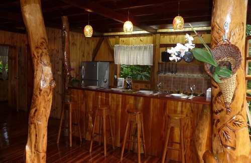 Cahuita Casa | Experiencia Enchanted Tree House con todas las comodidades!