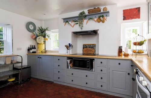 Eartham Casa | Enchanting 4BD Cottage & Lodge Nr Goodwood