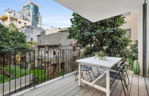 Kerem HaTeimanim Apartamento | Enchanting apartment steps from Beach Bomb Shelter