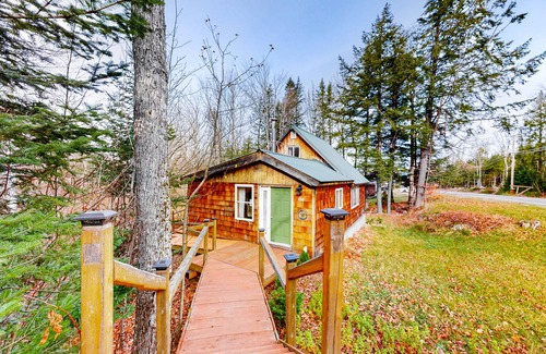 Dover-Foxcroft Casa | Enchanting dog-friendly cottage with full kitchen, fast WiFi, & nearby creek