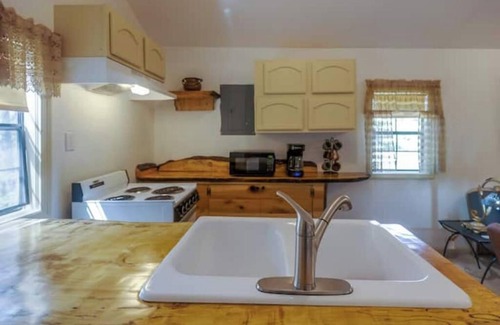 Luttrell Casa | Enchanting One-BDRM Rural Area
