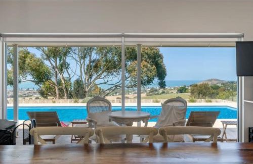 Waitpinga Casa | Encounter Blue - Waitpinga - Linen Included