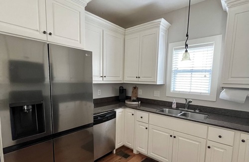 Tallassee Casa | END OF THE LINE - Lake Martin views- Sleeps 12