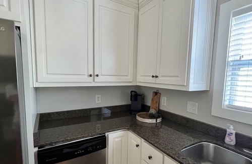 Tallassee Casa | END OF THE LINE - Lake Martin views- Sleeps 12