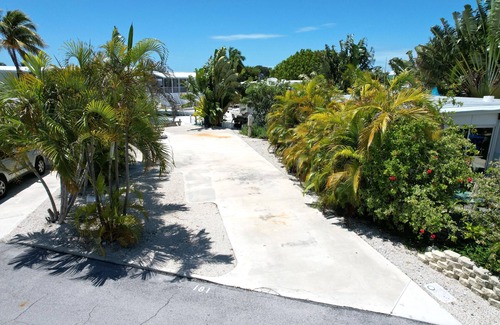 Cutthroat Harbor Estates Alquiler De RV | Endless Summer Hideaway - lot 181
