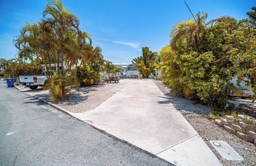 Cutthroat Harbor Estates Alquiler De RV | Endless Summer Hideaway - lot 181