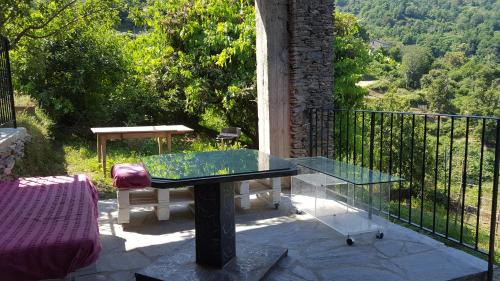 Porri Cama Y Desayuno | English Club in Corsica B&B
