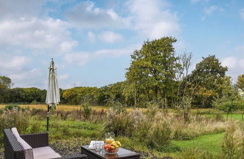 Kidwelly Cabaña | Enjoy a Carmarthenshire countryside break at this peaceful farm stay.