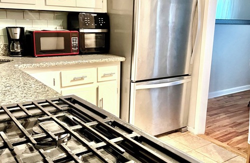 Brookline Casa | Enjoy a cozy, comfortable, and relaxed atmosphere at Kwetu Homes in Pittsburgh.