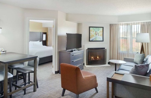 Morrisville Hotel | Enjoy a Hassle-Free and Suiting Stay! Free Breakfast, Outdoor Pool, Pets Allowed