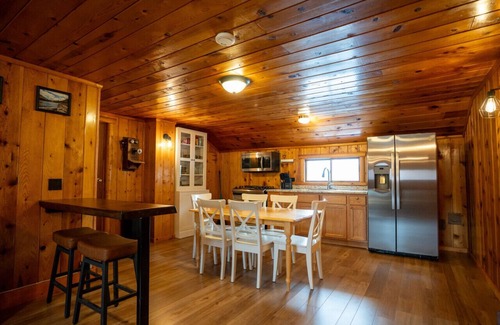 Pitkin Apartamento | Enjoy a historic town and Colorado Mountains!