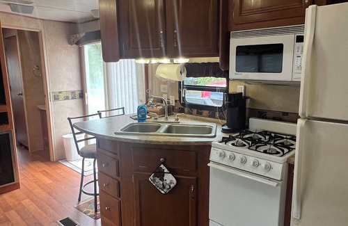 North Bay Shore Casa | Enjoy a little bit of country living in this park model two bedroom trailer home