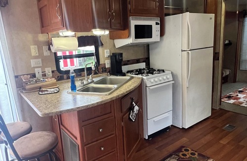 North Bay Shore Casa | Enjoy a little bit of country living in this park model two bedroom trailer home