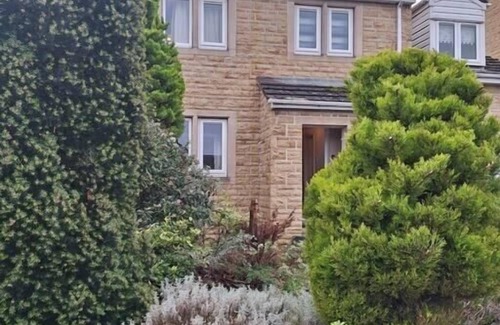 Addingham Casa | Enjoy a Luxury and Peaceful 4B/2B Home In Addingham