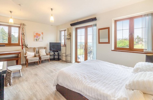 Cwm Frwd Oer Cabaña | 1 bedroom accommodation in Pontypool