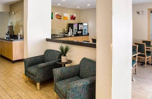 Coon Rapids Casa | Enjoy a Restful Stay with Family! Free Breakfast