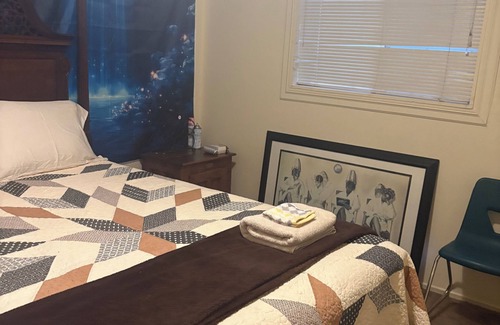 King City Casa | Enjoy a room with private bath in a charming King City location!