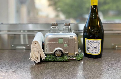 Bellbrook Casa | Enjoy a tranquil stay in our iconic, but thoroughly modern Airstream.