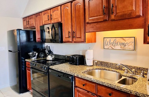 Bartlett Casa | Enjoy Amazing Views @ 1BR Chateâu w/ 1 King + Sofa