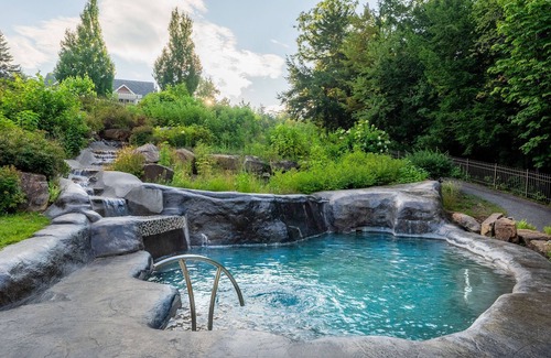 Bartlett Casa | Enjoy Amazing Views @ 1BR Chateâu w/ 1 King + Sofa