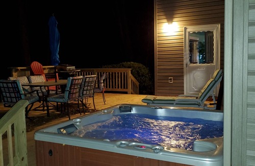 Saluda Casa | Enjoy family fun and Sunsets at Piankatank Point.