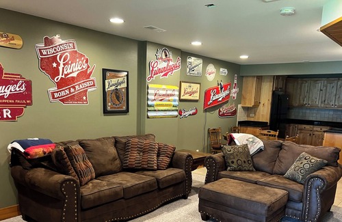 Eagle River Casa | Disfruta del lujo en el lago!