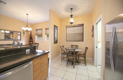 Central Naples Casa | Enjoy memorizing lake views from this beautiful 4 bedroom home!