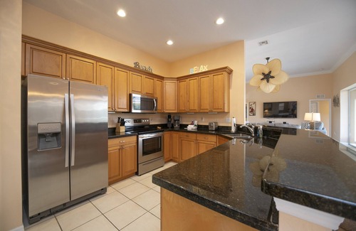 Central Naples Casa | Enjoy memorizing lake views from this beautiful 4 bedroom home!