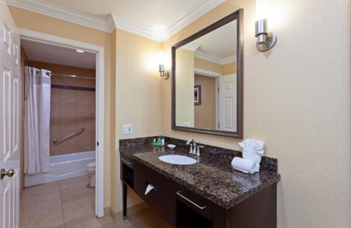Shoreview Casa | Enjoy modern amenities at our room located near the CalTrain