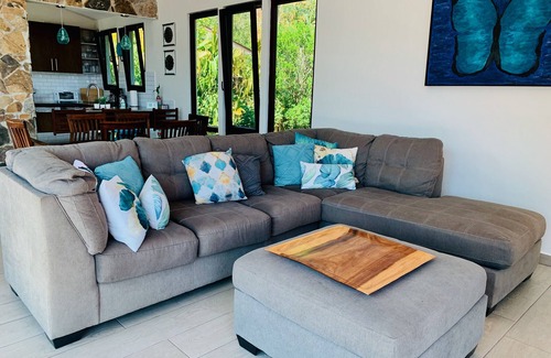 Altos del Maria Casa | Enjoy Mountain Retreat Close to Panama Beaches