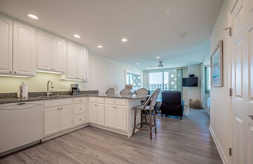 Rehoboth Beach Condominio | Enjoy Ocean Views from This 7th Floor Studio