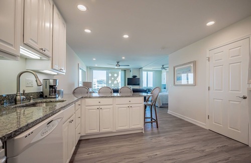 Rehoboth Beach Condominio | Enjoy Ocean Views from This 7th Floor Studio