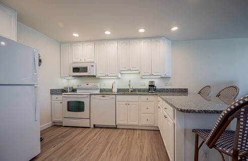 Rehoboth Beach Condominio | Enjoy Ocean Views from This 7th Floor Studio