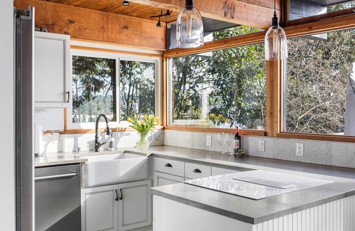 Bellevue Casa | Enjoy Paradise on Lake Sammamish