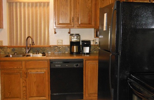 Garden Valley Condominio | Enjoy Privacy in the Pines, Close to Golf Course