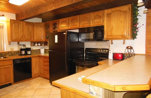 Garden Valley Condominio | Enjoy Privacy in the Pines, Close to Golf Course