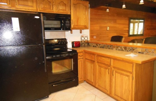 Garden Valley Condominio | Enjoy Privacy in the Pines, Close to Golf Course